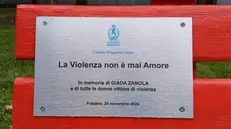 La panchina rossa intitolata a Giada Zanola a Folzano