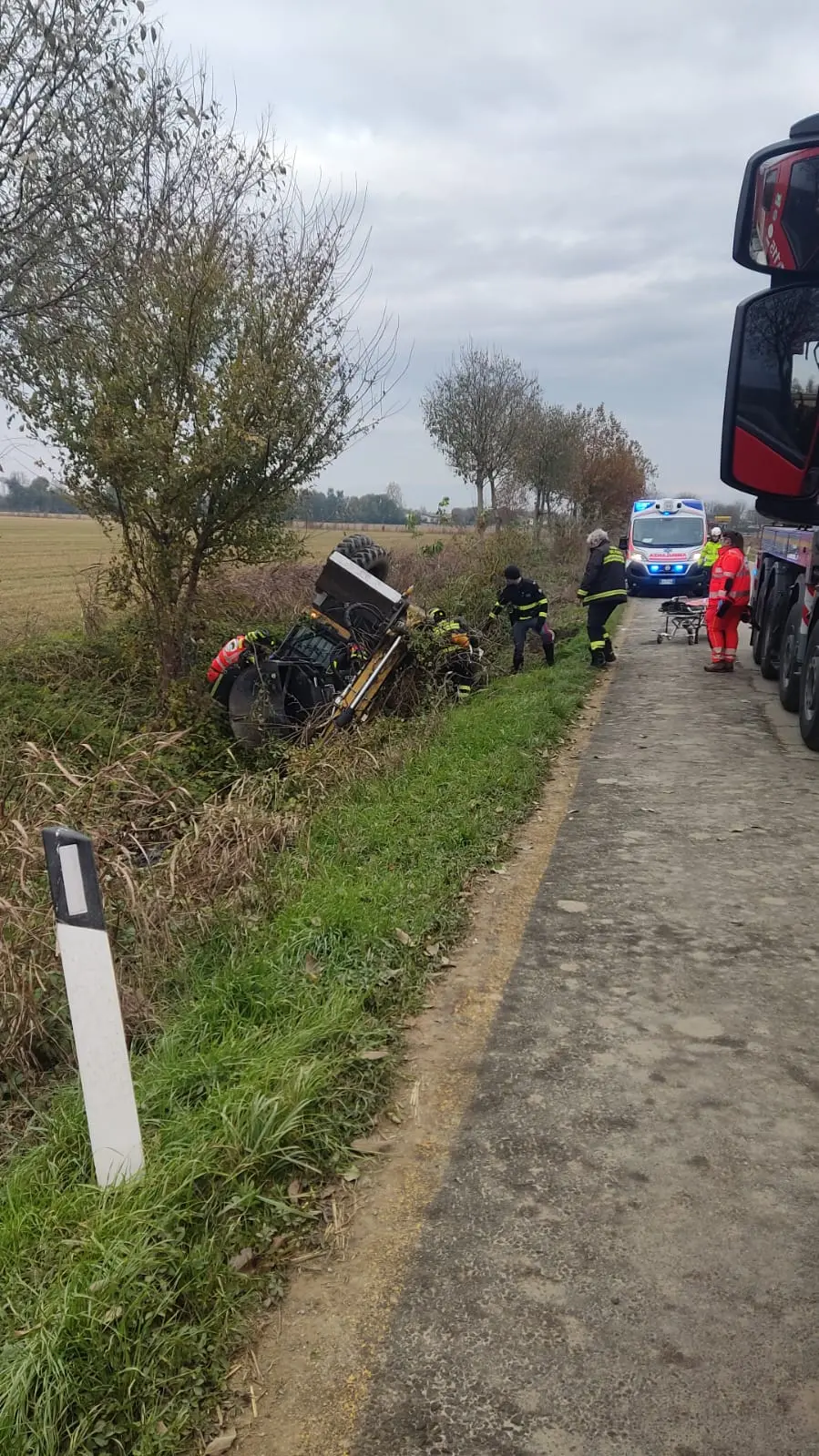 Si ribalta con il trattore a Lograto