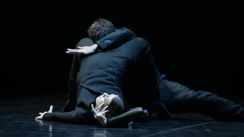 Una scena del lavoro di Astolfi, «Daughters and angels» - Foto Cristiano Castaldi