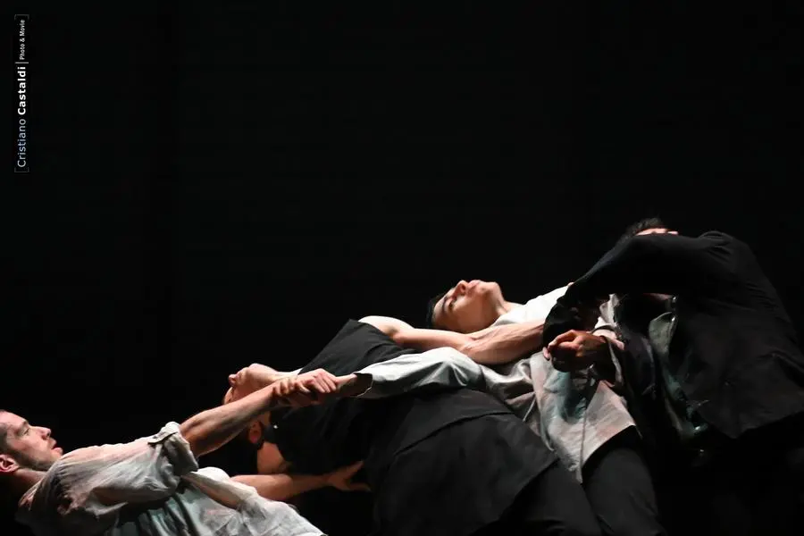 «Daughters and angels»: lo Spellbound Contemporary Ballet al Teatro Grande