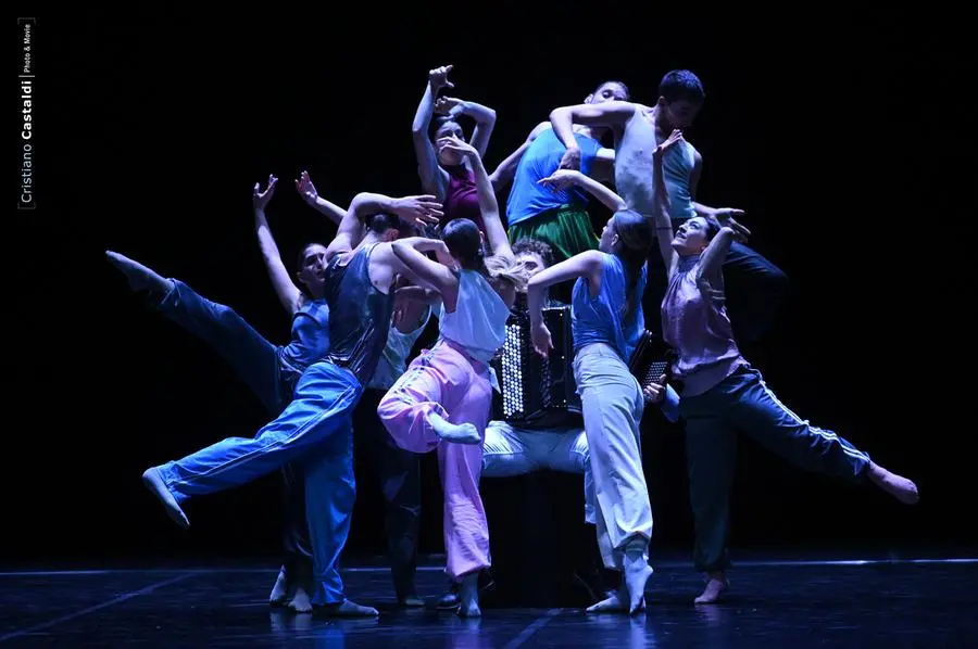 «Forma mentis»: lo Spellbound Contemporary Ballet al Grande