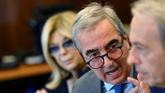 (S-D) Rita Dalla Chiesa, componente della Commissione di Vigilanza Rai, Maurizio Gasparri, capogruppo di Forza Italia al Senato, e Roberto Rosso, capogruppo di Forza Italia in Commissione di Vigilanza Rai, durante la conferenza di Forza Italia alla Camera sulla riforma del sistema radiotelevisivo, Roma, 5 novembre 2024. ANSA/RICCARDO ANTIMIANI