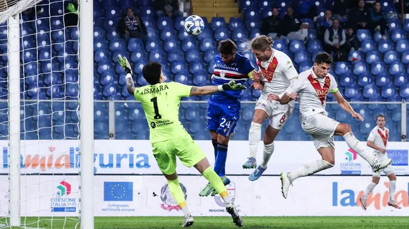 Il gol-vittoria di Bjarnason contro la Sampdoria - Foto New Reporter Comincini © www.giornaledibrescia.it