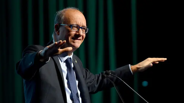 Il ministro dell’Istruzione e del Merito Giuseppe Valditara interviene all’Assemblea Nazionale CNA ‘Giovani e Lavoro’ presso l’Auditorium del Massimo Roma, 15 novembre 2024. ANSA/FABIO CIMAGLIA (NPK)