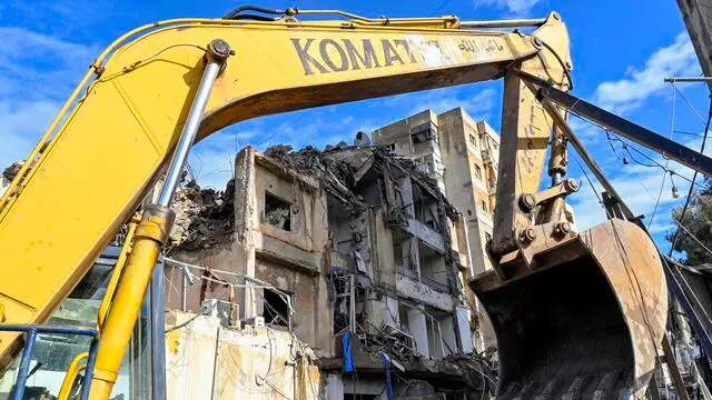 epa11741523 The rubble of a damaged building after an Israeli airstrike in the Al-Chiyah area in southern Beirut, Lebanon, 26 November 2024. According to the Lebanese Ministry of Health, more than 3,750 people have been killed and more than 15,650 others injured in Lebanon since the escalation in hostilities between Israel and Hezbollah. EPA/WAEL HAMZEH