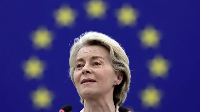 epa11743084 European Commission President Ursula von der Leyen speaks during a debate on 'Presentation by the Commission President-elect of the College of Commissioners and its programme' at the European Parliament in Strasbourg, France, 27 November 2024. The EU Parliament's session runs from 25 till 28 November 2024. EPA/RONALD WITTEK