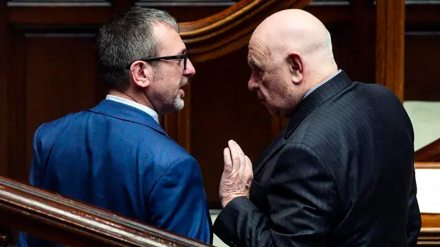 Il ministro della Giustizia Carlo Nordio (D) con il sottosegretario della Giustizia Andrea Delmastro in aula alla Camera dei Deputati, durante l’informativa urgente del Governo sulla vicenda di Ilaria Salis, l’attivista italiana detenuta in carcere in Ungheria, Roma, 08 febbraio 2024. ANSA/ANGELO CARCONI