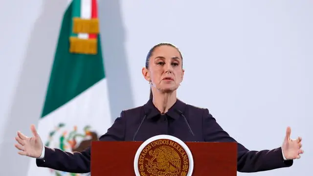 epa11733252 President of Mexico Claudia Sheinbaum speaks during her press conference at the National Palace in Mexico City, Mexico, 21 November 2024. Sheinbaum rejected the use of the military to carry out mass deportations in the United States, as anticipated by designated US president Donald Trump, but asserted that his government 'is prepared' and will receive the Mexicans. EPA/MARIO GUZMAN