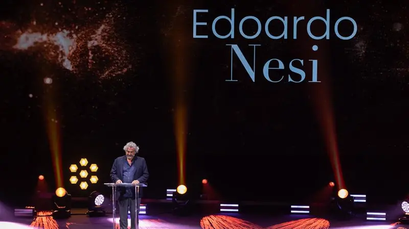 Sul palco del Teatro Grande Edoardo Nesi, vincitore del Premio Strega con «Storia della mia gente» - Foto New Reporter Nicoli © www.giornaledibrescia.it