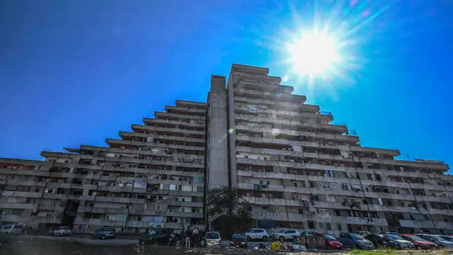 Le vele di Scampia a Napoli dove in mattinata, dopo il crollo di un ballatoio lo scorso luglio ha causato la morte di tre persone, sono stai notificati ai residenti gli ordini di sgombero da parte del Comune, 11 settembre 2024 ANSA /CIRO FUSCO