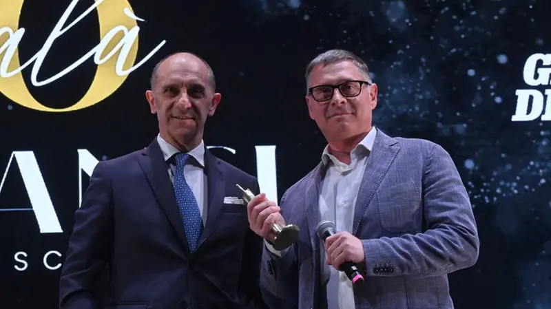 Premiata anche Cembre: a ritirare il premio da Marco Nava di Banca Intesa Sanpaolo, Giovanni Rosani - Foto New Reporter Favretto © www.giornaledibrescia.it