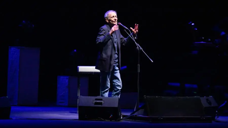 Roberto Vecchioni al Teatro Clerici