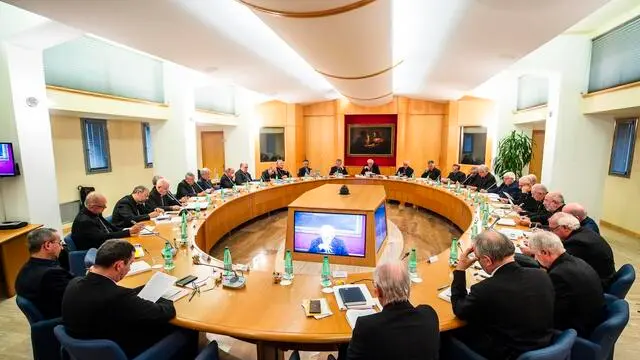 Il presidente della Cei, cardinale Matteo Zuppi, durante l’apertura del Consiglio Episcopale Permanente presso la sede della Conferenza Episcopale Italiana, Roma, 23 settembre 2024. ANSA/ANGELO CARCONI