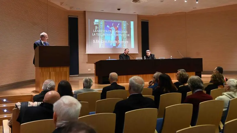 Il saluto di Pierpaolo Camadini, presidente dell'Opera per l'educazione cristiana - Foto Marco Ortogni/Neg © www.giornaledibrescia.it