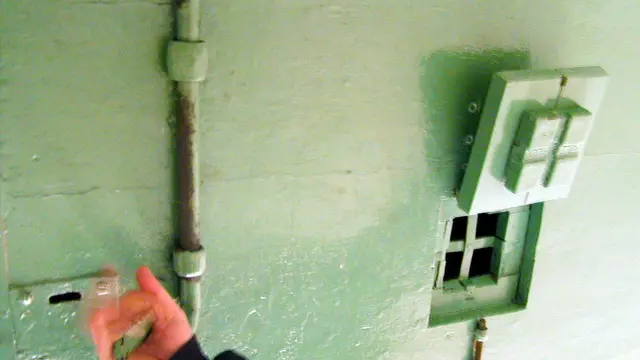20021219 - ROMA - POL - GIUSTIZIA: SI' DEFINITIVO SENATO A 41 BIS. Una fotografia di archivio di una cella di un penitenziario italiano. Il Senato ha dato il via libera definitivo all'art. 41 bis del carcere duro. Il regime carcerario speciale per mafiosi e terroristi diventa definitivo. Il via libera e' arrivato dalla commissione giustizia in sede deliberante. ARCHIVIO/FRANCO SILVI - ANSA - KRZ