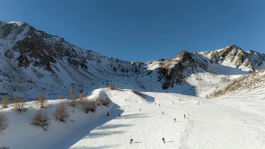 Stagione sciistica, appassionati in pista a Borno e al Tonale