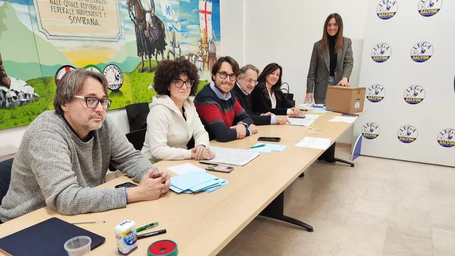 I due seggi in città e a Manerba sono rimasti aperti dalle 10 alle 20 - © www.giornaledibrescia.it