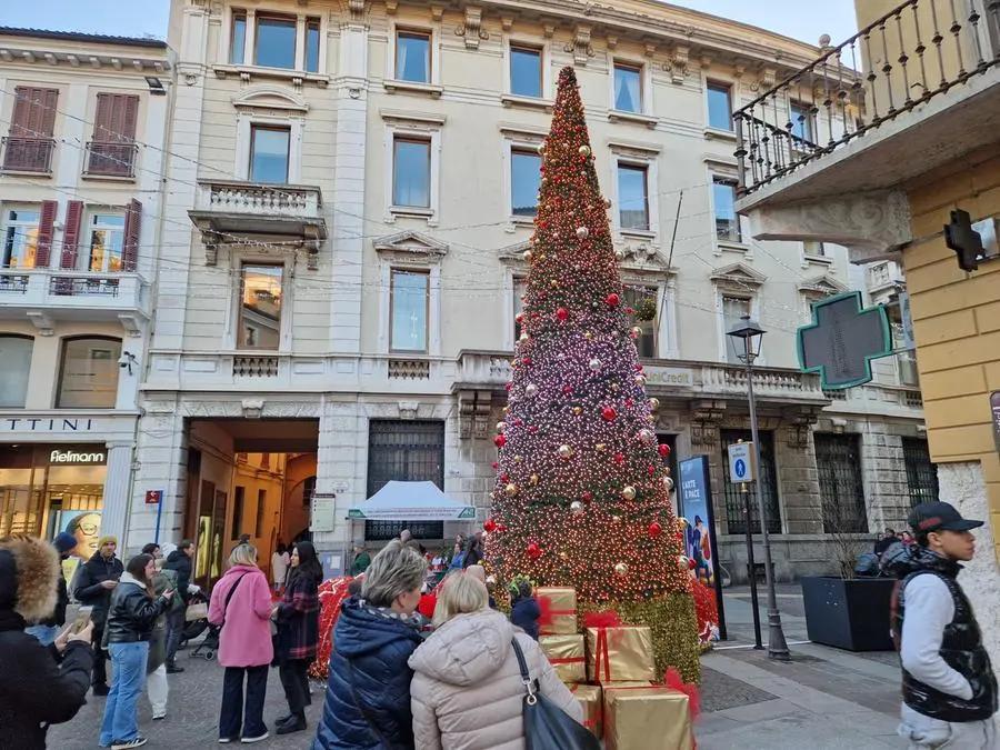 La città si accende per il Natale