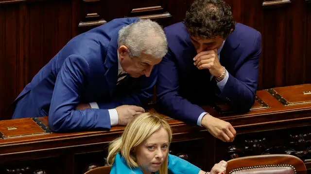 Tommaso Foti, Giorgia Meloni and Galeazzo Bignami during communications before the European Council meeting at the Chamber of Deputies, Rome 28 June 2023. ANSA/FABIO FRUSTACI.
