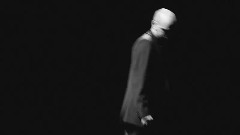 Un momento della performance di Diego Tortelli