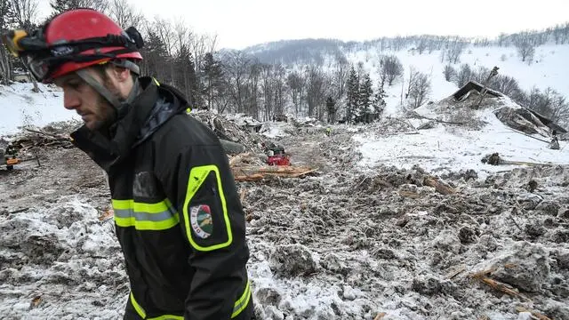 The ruins of Hotel Rigopiano, in a photo of 26 January 2017. The last two bodies of people missing from the avalanche-hit Rigopiano Hotel near the Abruzzo town of Farindola were retrieved by firefighters in the night between Wednesday and Thursday, raising the final death toll from last week's disaster to 29. Eleven survived the disaster. Nine, including all four children at the four-star hotel, were pulled out alive from the rubble and snow by rescue teams. ANSA/ ALESSANDRO DI MEO