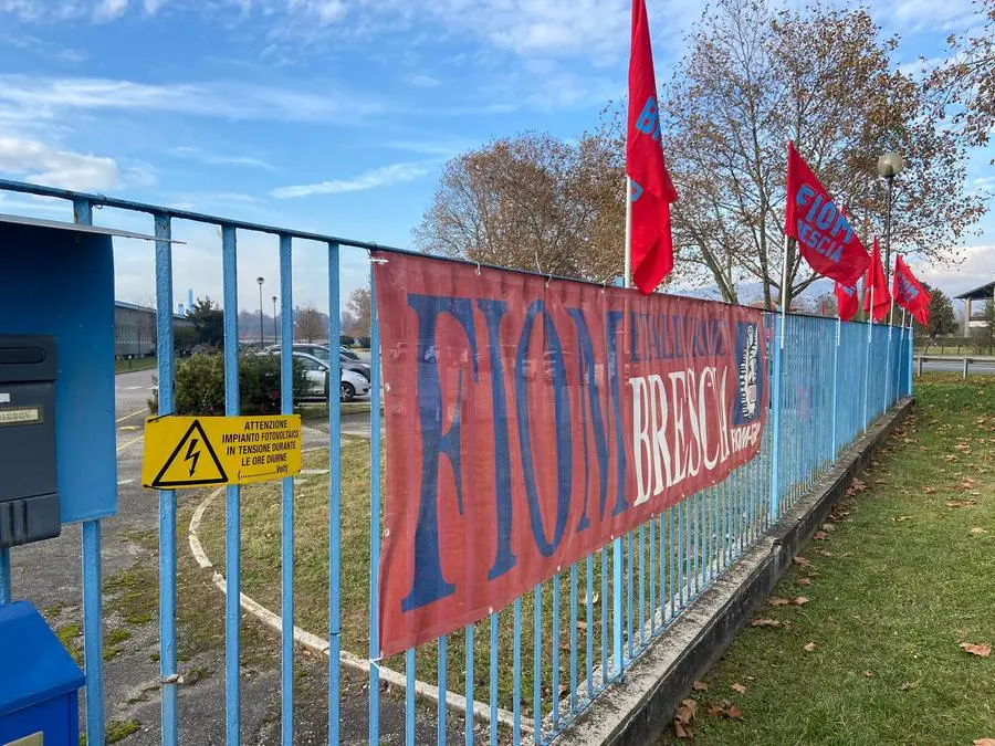 L'assemblea fuori dalla Stanadyne di Castenedolo