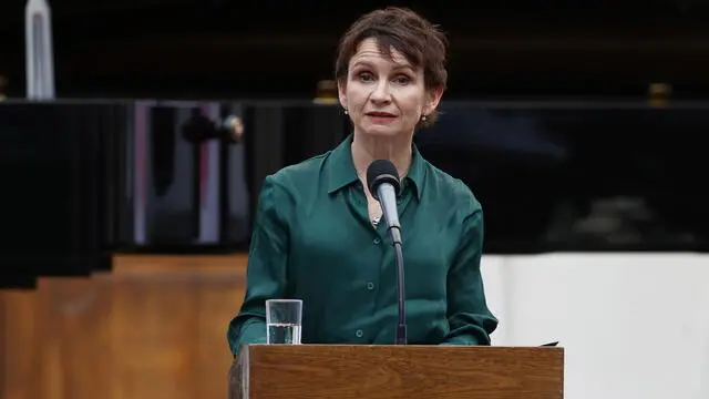 epa10855395 The Chilean Minister of the Interior, Carolina Toha, during her speech at the Act for the Defenders of Democracy for the commemoration of the 50 years of the coup d'etat against the democratic Government of Salvador Allende, at the La Moneda Palace in Santiago, Chile, 11 September 2023. Several regional leaders accompany the President of Chile in the commemoration of the 50th anniversary of the coup d'Ã©tat against the democratic government of socialist Salvador Allende, which will include a visit to the attacked La Moneda palace and the reproduction of the last and applauded speech by the ousted president. EPA/ELVIS GONZALEZ