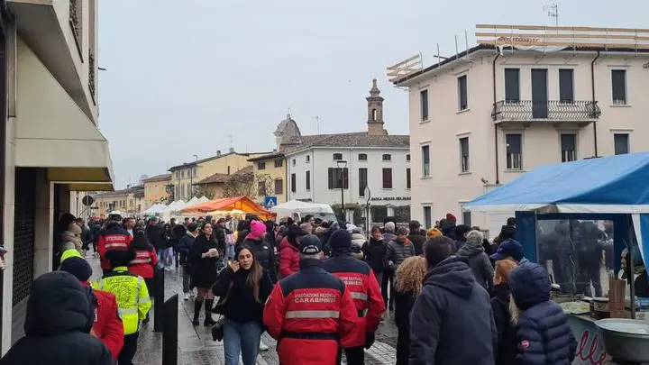 La Fiera richiama sempre tanta gente per le vie del centro - © www.giornaledibrescia.it