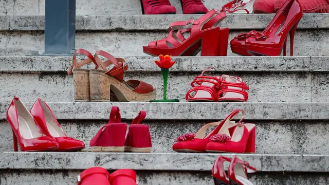 Un momento presso il San Filippo Neri durante la fiaccolata per Rossella Nappini, l'infermiera uccisa a coltellate nell'androne del palazzo in cui viveva, Roma 7 settembre 2023. ANSA/GIUSEPPE LAMI