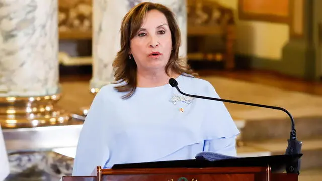 epa11725204 Peruvian President Dina Boluarte speaks during the signing of agreements with South Korea in the Golden Room of the Government Palace in Lima, Peru, 16 November 2024. Peru and South Korea agreed to strengthen their bilateral relationship, with special emphasis on the defense sector, during a meeting held by Presidents Dina Boluarte and Yoon Suk Yeol. Yoon Suk Yeol was received with military honors upon arriving at the Government Palace in Lima for an official visit, after having participated in the Asia Pacific Economic Cooperation (APEC) leaders' meeting held in the Peruvian capital. The Asia-Pacific Economic Cooperation (APEC) leaders' week is held in Lima from 10 to 16 November 2024. EPA/Renato Pajuelo