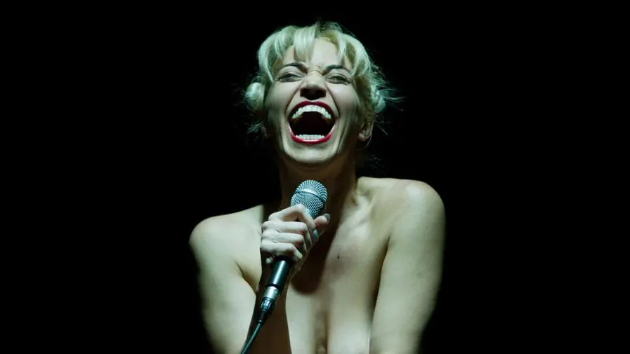 Silvia Gallerano in scena