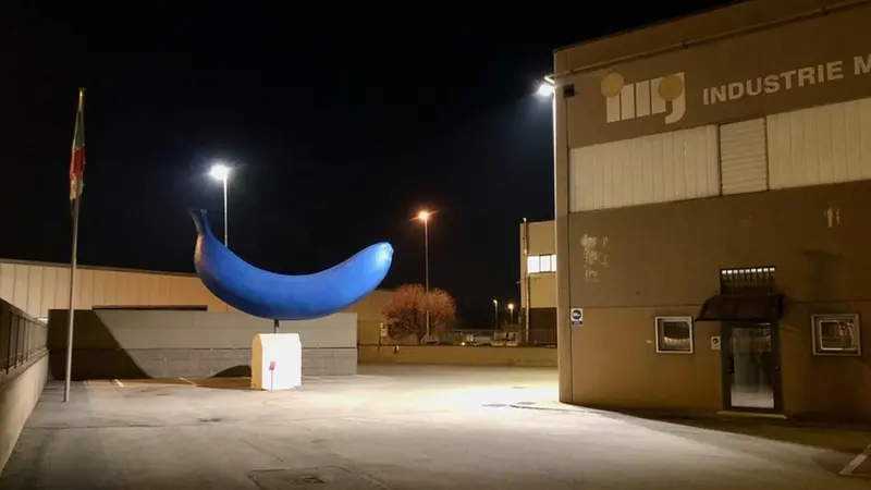 «The Blue Banana», opera monumentale dell’artista neo pop Giuseppe Veneziano