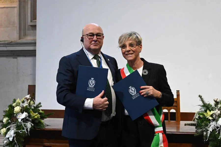 La firma del gemellaggio tra Brescia e Kaunas