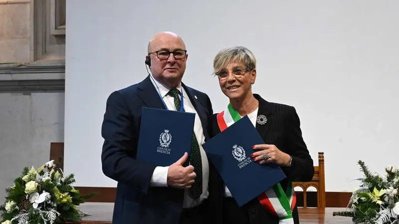 La firma del gemellaggio tra Brescia e Kaunas