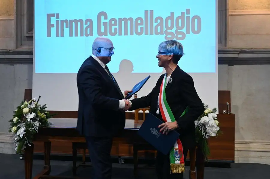 La firma del gemellaggio tra Brescia e Kaunas