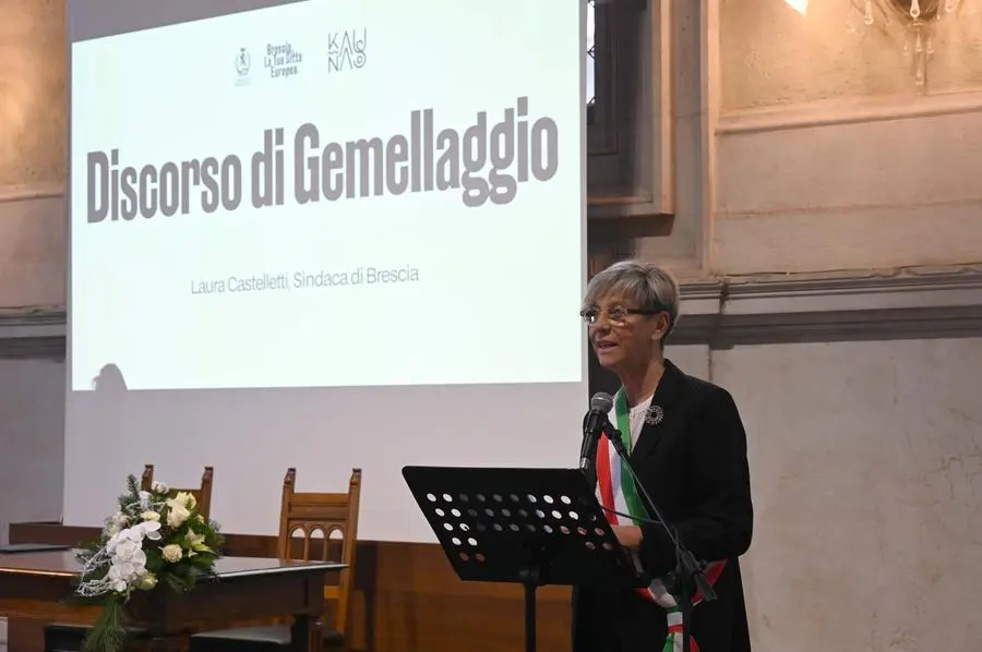 La firma del gemellaggio tra Brescia e Kaunas