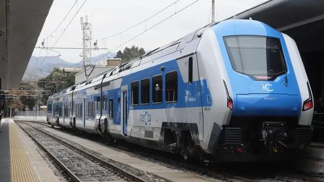 Esterno del treno Intercity di Trenitalia, 23 ottobre 2024 ANSA/Ufficio stampa Trenitalia +++ ANSA PROVIDES ACCESS TO THIS HANDOUT PHOTO TO BE USED SOLELY TO ILLUSTRATE NEWS REPORTING OR COMMENTARY ON THE FACTS OR EVENTS DEPICTED IN THIS IMAGE; NO ARCHIVING; NO LICENSING NPK