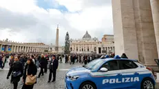 Police security during the Angelus prayer Saint Peter's Square, Vatican City 8 December 2024. ANSA/FABIO FRUSTACI