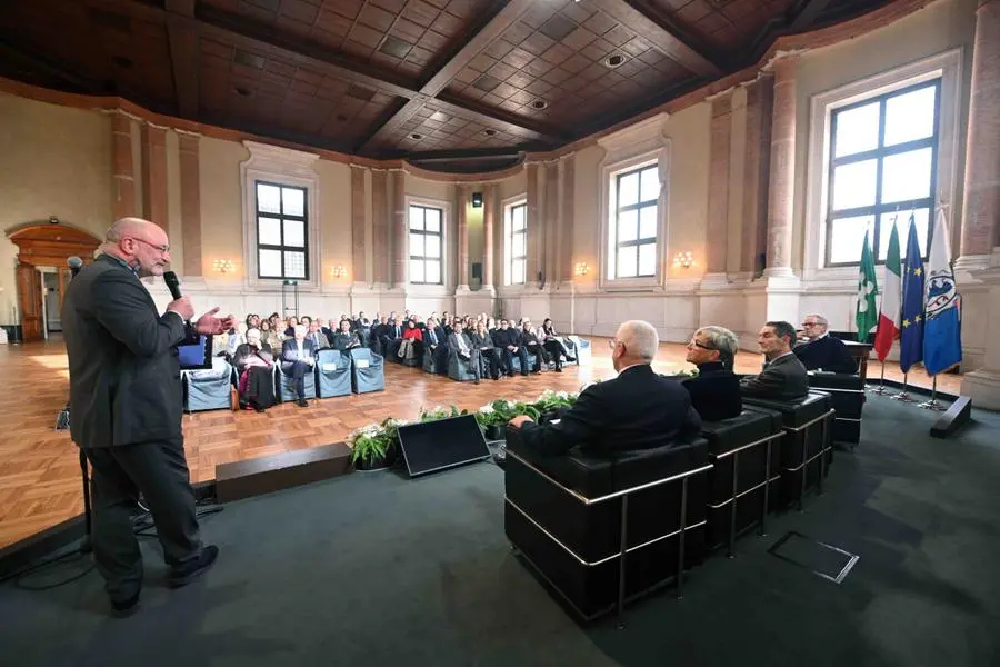 La firma del protocollo in Loggia