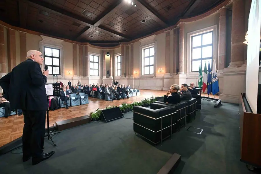 La firma del protocollo in Loggia