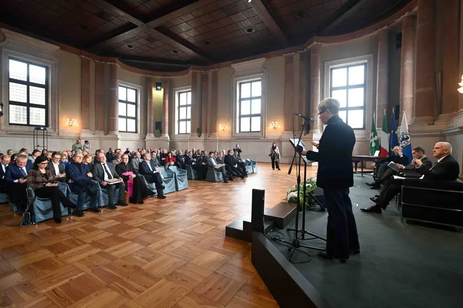 La firma del protocollo in Loggia