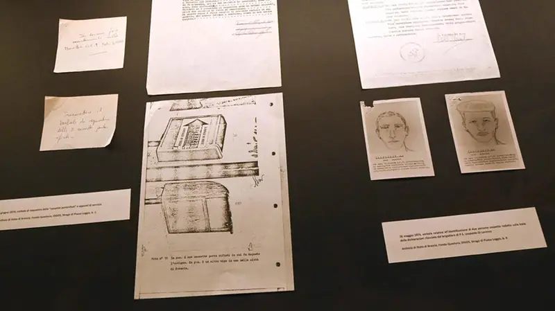I documenti relativi a Piazza Loggia esposti in via Galilei