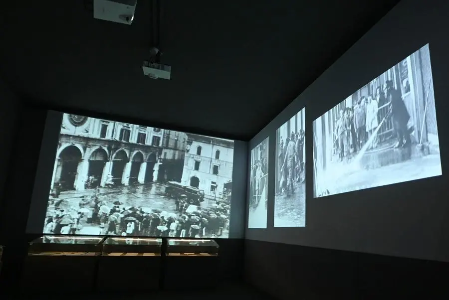 I documenti relativi a Piazza Loggia esposti in via Galilei