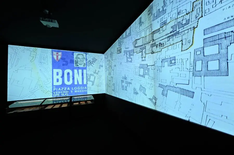 I documenti relativi a Piazza Loggia esposti in via Galilei