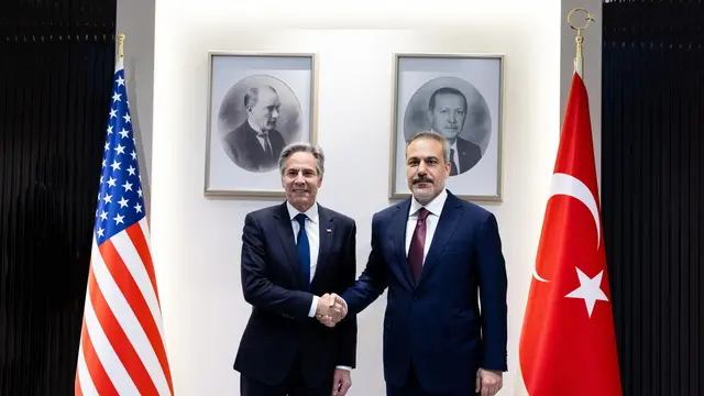 epa11774062 A handout photo made available by the Turkish Foreign Minister press office shows US Secretary of State Antony Blinken (L) and Turkish Foreign Minister Hakan Fidan shaking hands before their meeting in Ankara, Turkey, 13 December 2024. EPA/MURAT GOK/TURKISH FOREIGN MINISTER PRESS OFFICE HANDOUT HANDOUT EDITORIAL USE ONLY/NO SALES/NO ARCHIVES