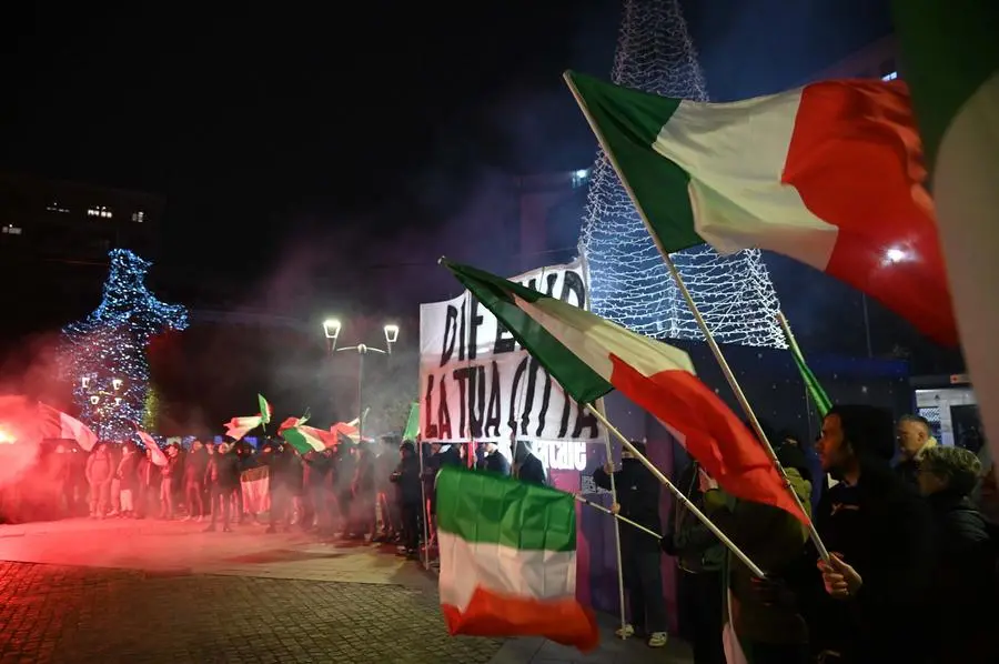 Il corteo Difendi Brescia