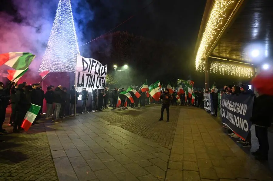 Il corteo Difendi Brescia