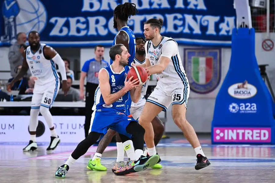 Basket, gli scatti di Germani-Napoli