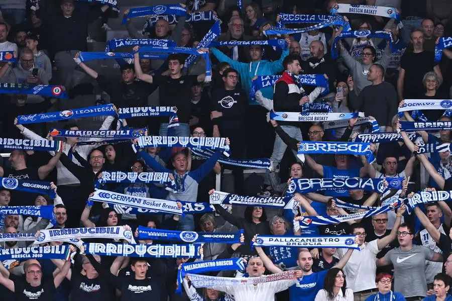 Basket, gli scatti di Germani-Napoli