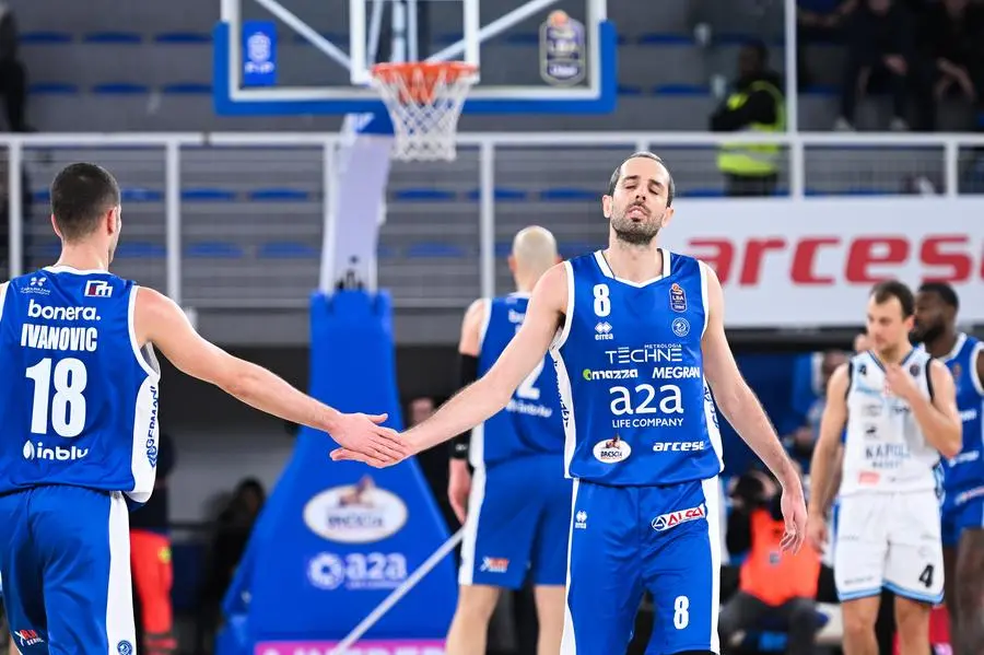 Basket, gli scatti di Germani-Napoli